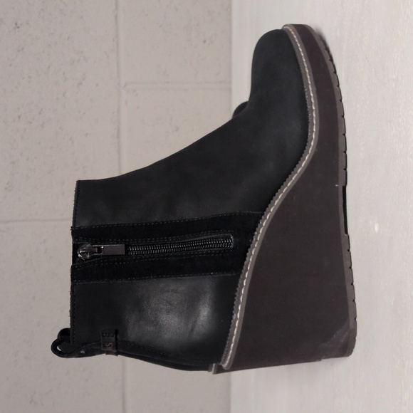 TOMS Raven Water Resistant Wedge Ankle Boot, Ankle Bootie, Size 9 EUC - Picture 4 of 6